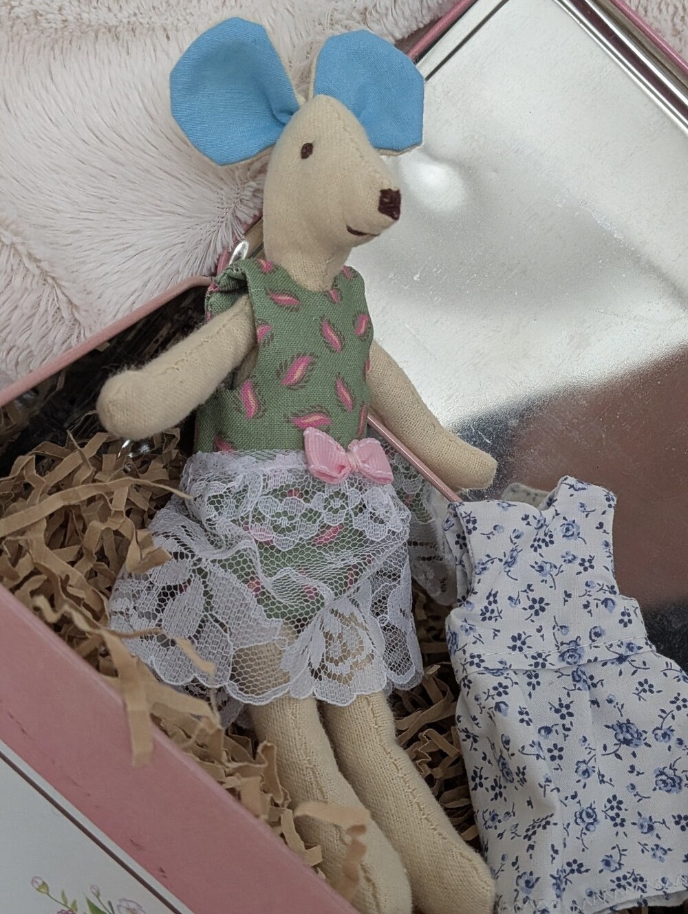 Handmade heirloom flannel cotton Mouse Plush Doll With Different Dresses
